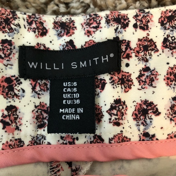 Women’s shorts with print and flat front - Picture 3 of 3